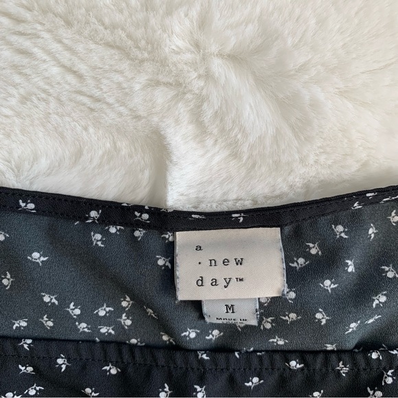 A NEW DAY Women’s Long Puff Sleeve Blouse Square Neck Blk/Wt Tiny Floral Print M - Picture 10 of 10